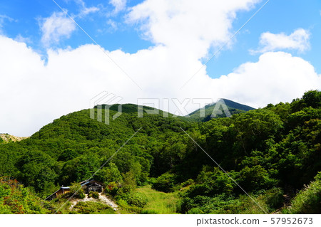 八方台山入口處的中之湯山 八方台山入口處的中之湯山 57952673