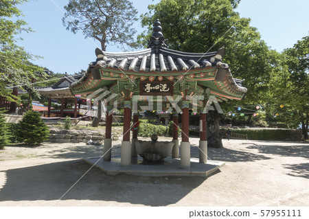 Sinsa Temple, Yeoju, Gyeonggi-do Sinsa Temple, Yeoju, Gyeonggi-do 57955111