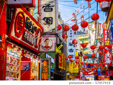日本橫濱市容俯瞰橫濱唐人街（市場街） 57957419