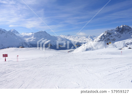 聖莫里茨，瑞士冬季滑雪勝地 57959327