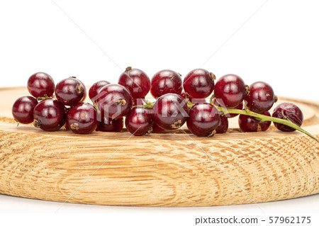 Fresh dark redcurrant isolated on white 57962175
