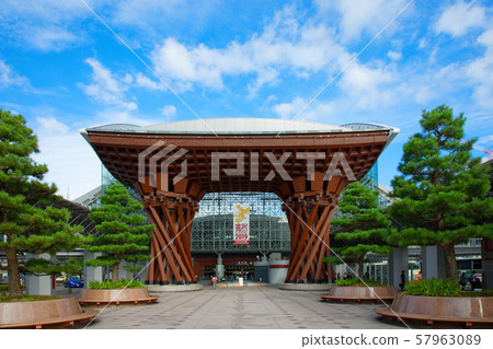 Kanazawa Station drum gate and hospitality dome Kanazawa Station drum gate and hospitality dome 57963089