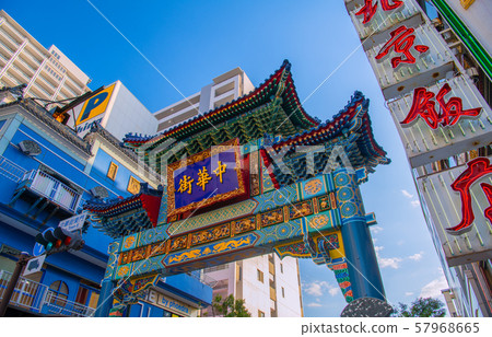 Yokohama cityscape of Japan I look at Yokohama Chinatown (the Chaoyang gate) Yokohama cityscape of Japan I look at Yokohama Chinatown (the Chaoyang gate) 57968665