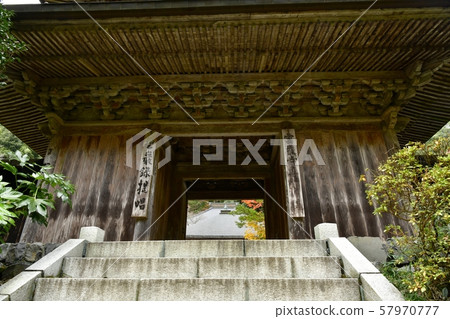 雲農寺的山門 57970777