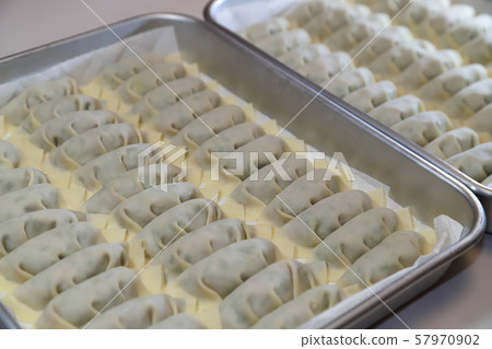 Gyoza  57970902