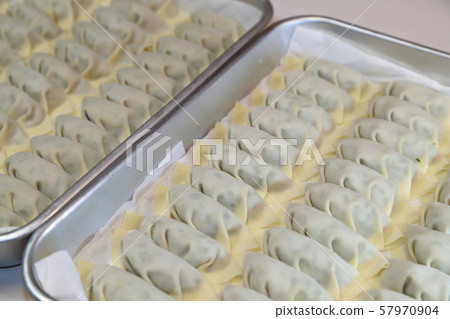 Gyoza  57970904