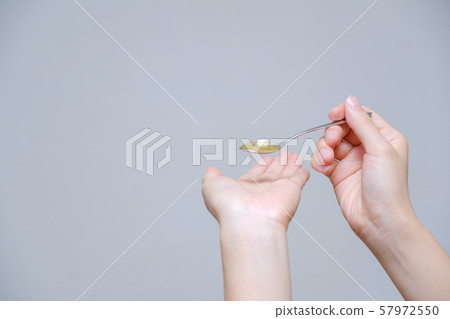 Taking pills with jelly supplements Taking pills with jelly supplements 57972550