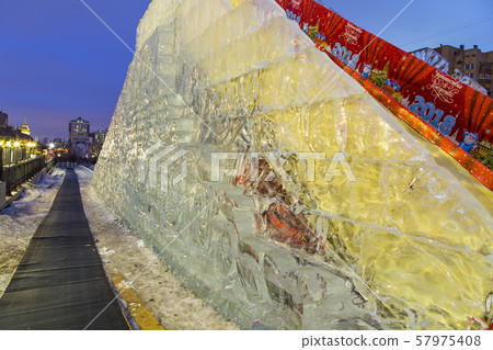 Christmas (New Year holidays) decoration in Moscow (at night), Russia Christmas (New Year holidays) decoration in Moscow (at night), Russia 57975408