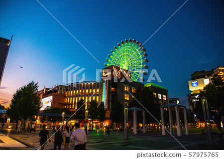 橫濱城市景觀，地鐵中心北站等的景色（夜景） 57975765