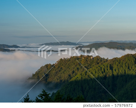 民初松山城與雲海 民初松山城與雲海 57976972