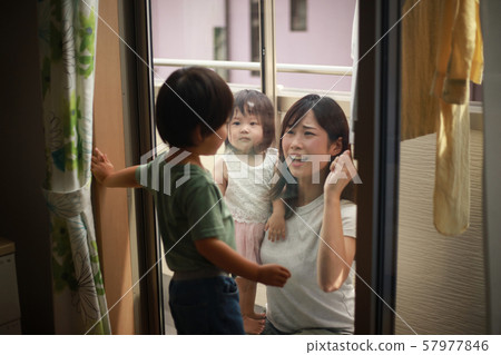 A boy who shuts the key with a prank A boy who shuts the key with a prank 57977846