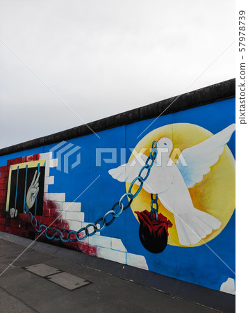 BERLIN, GERMANY - Berlin Wall. East Side Gallery. 57978739