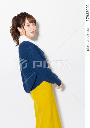 女性時尚肖像 57982091