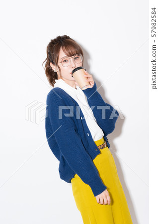 女性時尚肖像 57982584