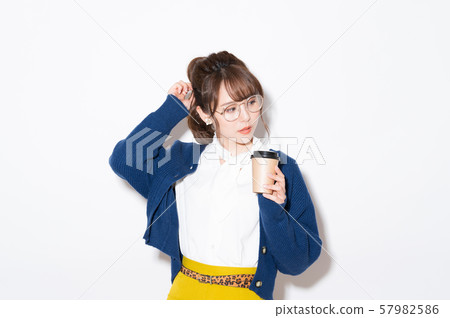 女性時尚肖像 57982586