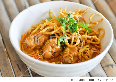 noodles or chicken curry noodles 57985082