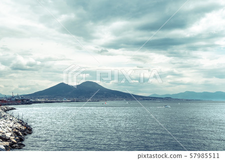 Mount Vesuvius Mount Vesuvius 57985511