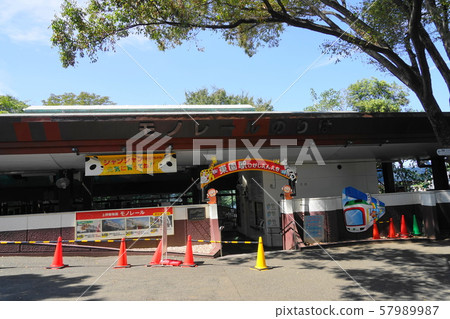 September Ueno Zoo 03 Monorail East Garden Station 57989987