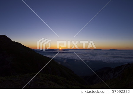 Dawn from around Hakuba mountain top dormitory (Hakuba mountain range, Kita-Azumi, Nagano) Dawn from around Hakuba mountain top dormitory (Hakuba mountain range, Kita-Azumi, Nagano) 57992223