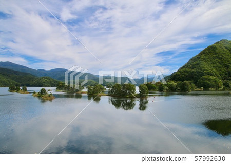 Lake Akimoto (Fukushima Prefecture, Urabandai) Lake Akimoto (Fukushima Prefecture, Urabandai) 57992630