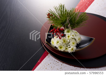 Lively flower 57996553