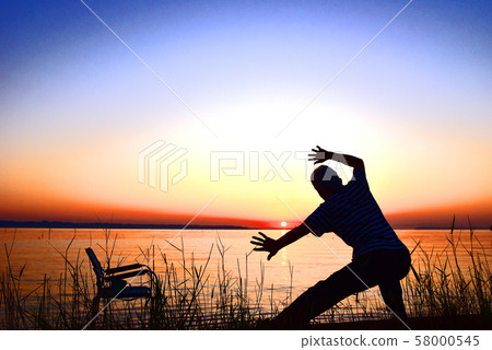 Exercise in the sun! 58000545