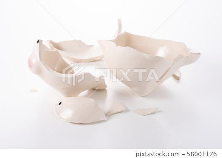 Cracked piggy bank 58001176