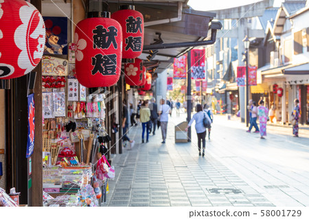 Dazaifu Tenmangu Shrine approach and souvenir shop 58001729