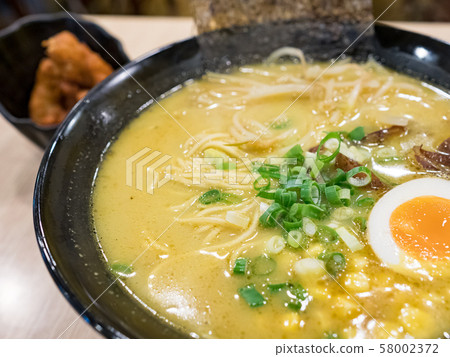 Japanese food : Tonkotsu Ramen 58002372