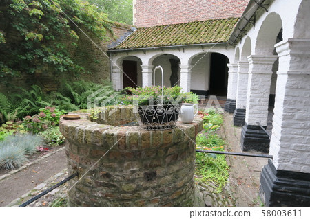 Bruges, the water city of Begijnhof Abbey Museum Bruges, the water city of Begijnhof Abbey Museum 58003611