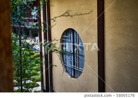 Temple autumn leaves Temple autumn leaves 58005176