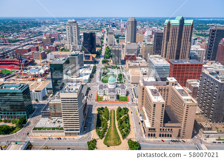 St. Louis, Missouri, USA downtown skyline 58007021