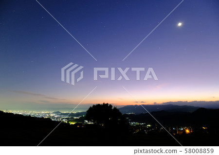 Unebeyama, Moon and Dawn (Gosho City, Nara Prefecture) 58008859