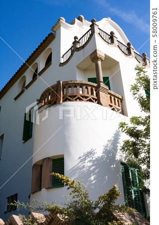 Trias House in Park Guel, Barcelona Trias House in Park Guel, Barcelona 58009761