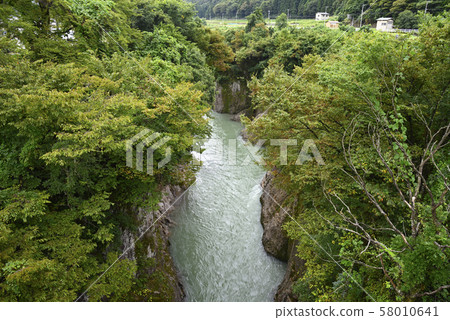 Tetori Gorge Komonbashi上游(石川縣白山市) Tetori Gorge Komonbashi上游(石川縣白山市) 58010641