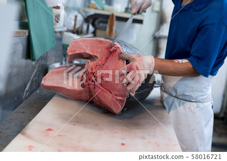 Demolition of tuna Demolition of tuna 58016721