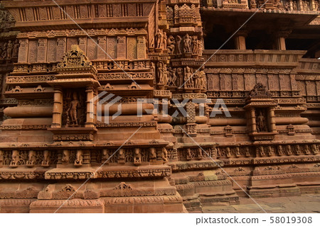 印度卡修拉荷,世界遺產卡修拉荷寺廟,美麗的雕塑建築 印度卡修拉荷,世界遺產卡修拉荷寺廟,美麗的雕塑建築 58019308