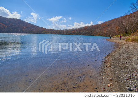 See the south-east side (from the direction of Mt. Chochirou) on the northern side of Lake Onuma in Mt. Akagi in Gunma Prefecture in autumn 58021310