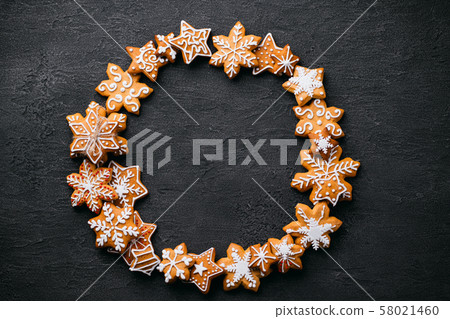 Christmas background with gingerbread cookies 58021460
