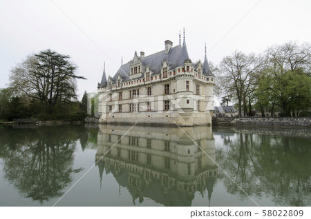 Azee Le Rideau Castle 58022809
