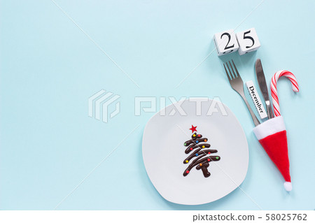 Christmas composition Calendar December 25. Sweet 58025762