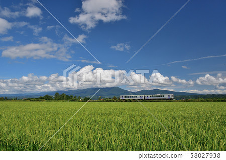 十勝嶽山脈和普通火車 十勝嶽山脈和普通火車 58027938