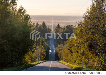 通往天堂的道路斜裡有一條長直線的路 北海道 斜裡 照片素材 圖片 圖庫