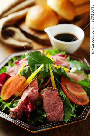 烤牛肉沙拉 58029383