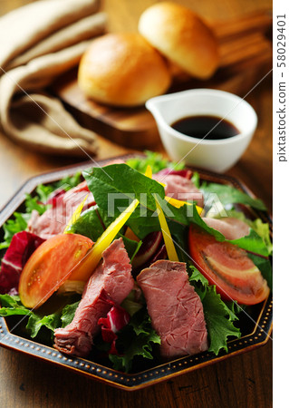 Roast beef salad 58029401