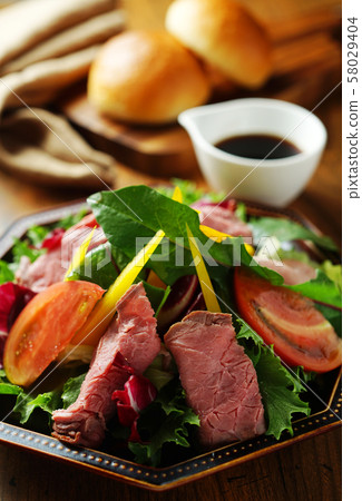 烤牛肉沙拉 烤牛肉沙拉 58029404