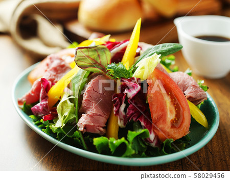 Roast beef salad 58029456