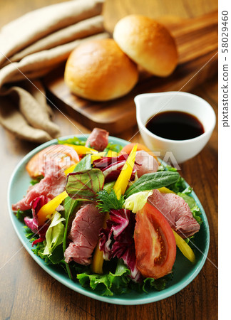 Roast beef salad 58029460