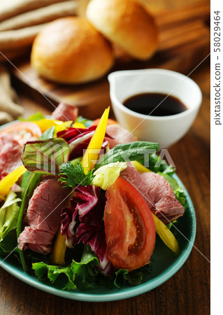 Roast beef salad 58029464