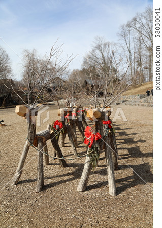 Wood reindeer 58030041